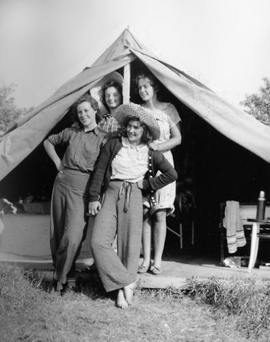 farmerettes standing in a camp